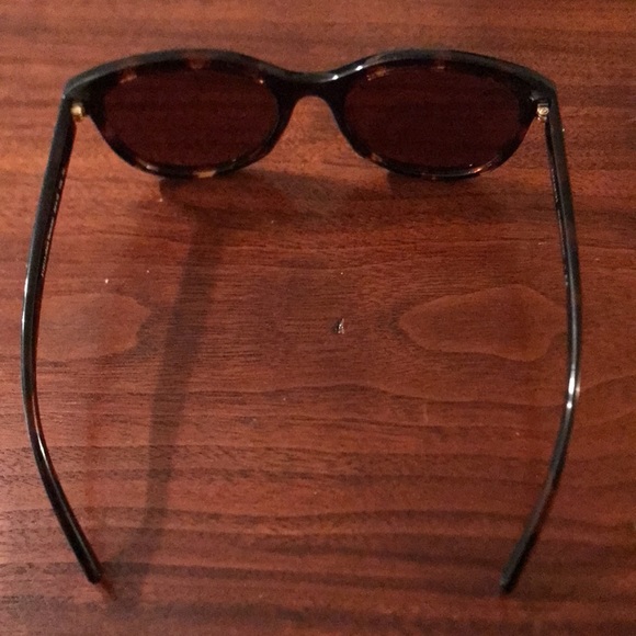 Women’s Coach sunglasses excellent condition main image 6